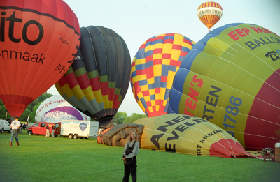 3997 FDUITERWIJK-002291 luchtballonen en Nadja Toering, 2000-05-27