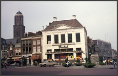 1084 DIA022281 Grote Markt Zwolle. het beeld Adam van Rodin heeft op de Grote Markt gestaan van 1965 tot ...