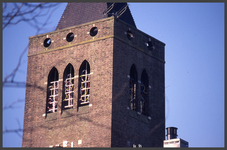 1294 DIA000067 Afbeelding van het lichtkunstwerk in de toren van de oude St. Jozefkerk(inmiddels verbouwd tot ...