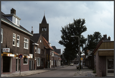 198 DIA022440 Assendorperstraat te Zwolle, met de St. Josephkerk., 1975-00-00