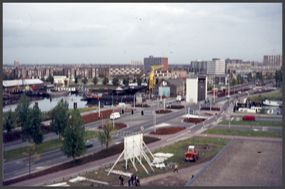 211 DIA022453 Panorama van de Wijk Holtenbroek, met Zwarte water en Zwatewaterallee., 00-00-1970 - 00-00-1980