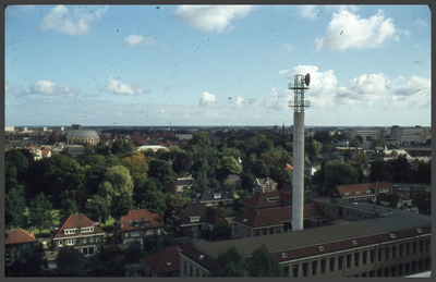69 DIA000137 Panorama vanaf het PTT-Postgebouw aan de Westerlaan.Zicht op telefooncentrale Parkstraat en Zwolle ...