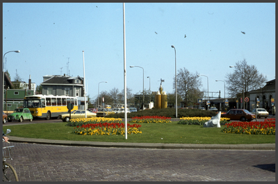 80 DIA022391 Stationsplein 1981, richting Oosterlaan te Zwolle., 00-00-1981