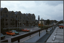 848 DIA022193 Assiesstraat en Dijkstraat vanaf de pakeergarage Noordereiland, op de achtergrond de peperbus., 1980-08-00