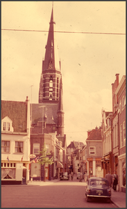952 DIA022223 Gezicht vanaf de Vispoortenplas op Roggenstraat met de RK Michaëlkerk 1959., 1959-00-00