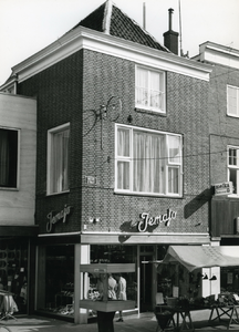 10032 FD003054 Het winkelpand van Jemajo schoenen in de Diezerstraat., 1972-00-00