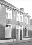 10066 FD003087 Dichtgetimmerde woningen aan de Diezerweg 7, thans Hoekstraat in de wijk Diezerpoort., 00-00-1972