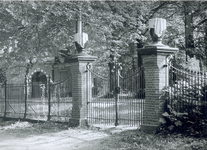 10166 FD008181-05 Kuyerhuislaan 16: Joodse begraafplaats (wijk Herfte). Reinigingshuis uit zuidwesten. , 1986