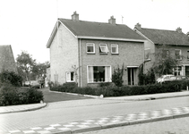 10194 FD009940 Nieuwe Deventerweg 34., 1975