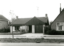 10196 FD009942 Nieuwe Deventerweg 38-40., 1975