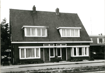 10203 FD009949 Nieuwe Deventerweg 64-62., 1975
