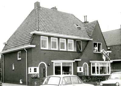 1459 FD009960 Nieuwe Deventerweg 100-98., 1975