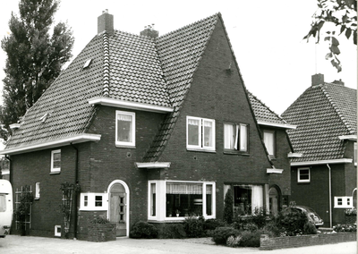 1460 FD009961 Nieuwe Deventerweg 104-102., 1975