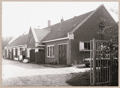 1502 FD010768 Oude Deventerstraatweg: vatenfabriek van Van der Gronden., 1975