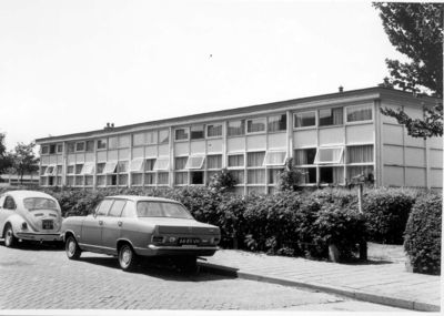 16979 FD016068 Wilgenstraat: houten kantoorgebouw Belastingdienst., 1973