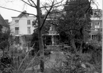 17567 FD016123 Wilhelminasingel, westzijde met achterzijde huizen Walstraat., 1973