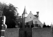 18137 FD015428 Voorstraat 34: tuin van het Provinciaal Overijsselsch Museum (POM)., 1972