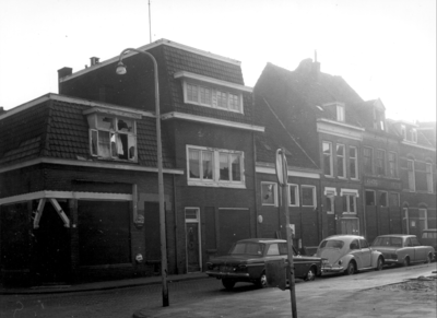 1842 FD001744 Woningen aan de Broerenstraat 22 - 12 in het centrum., 00-00-1972