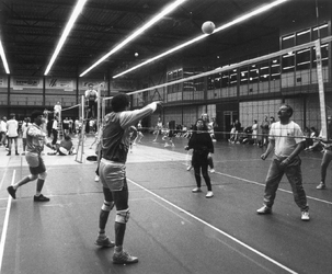 1849 FD001748-03 Buitengasthuisstraat 8: volleybaltoernooi in de WRZV-hallen., 1993