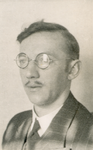 19145 FD028697 De onderwijzer Albertus Christiaan (Chris) Huiberts uit Zwolle, geboren 21 maart 1914, was tijdens de ...