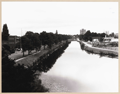 19355 FD016319-01 Willemsvaart, gezien vanaf het WMO-kantoor naar het noorden., 1981