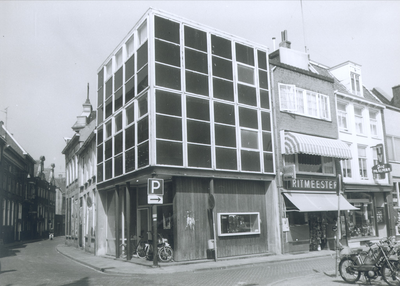 2179 FD012364 Roggenstraat/Nieuwstraat: inkijk in de Nieuwstraat naar het noordwesten., 1972