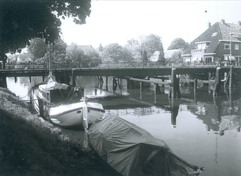 2193 FD013146 Schoenkuipenbrug met rechts de Bagijnesingel. , 1974