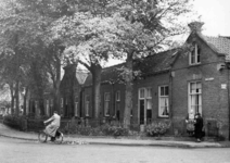 22293 FD016851 Zeven Alleetjes hoek Hertenstraat met huisjes van de Daniëllastichting (Pruimershuisjes)., 00-00-1950