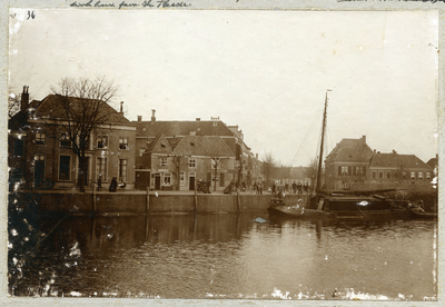 23083 _0124 Opname van de Diezerkade, de Thomas a Kempisstraat en een gedeelte van de Brink in Zwolle, met links het ...