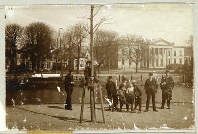 23083 _0136 Opname van de Potgietersingel in Zwolle met daaraan Villa Suikerberg uit 1876/1891 en de achterkant van het ...