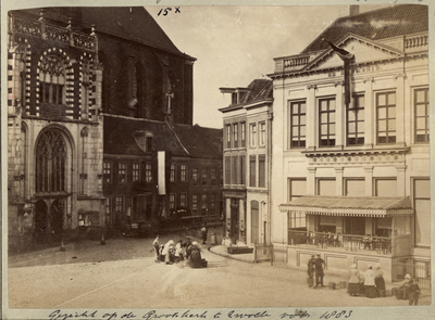 23084 _0017 Opname van de Grote Markt in Zwolle met de Grote of St. Michaëlskerk vóór de restauratie van 1883 met een ...