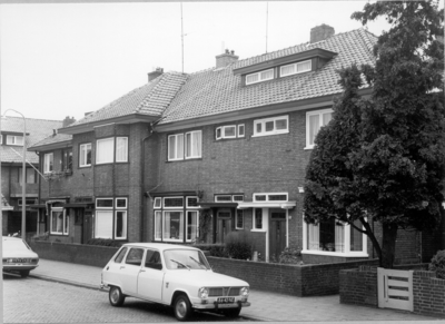 2319 FD015223 Vermeerstraat 9-11-13-15., 1973