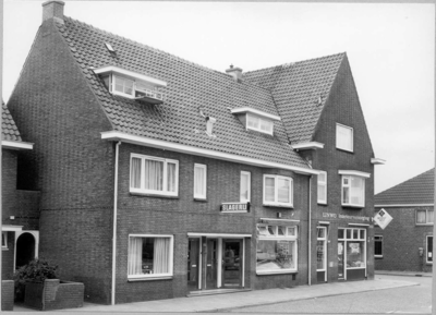 2328 FD015231 Vermeerstraat 57-59-61a., 1973