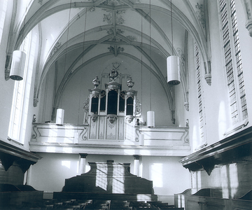 2789 FD013187 Schoutenstraat 4: interieur van de Waalse kerk of St. Geertruidenconvent, na de restauratie., 1986