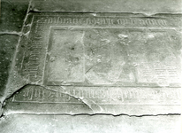 2791 FD013189 Schoutenstraat 4: grafsteen in de Waalse Kerk of St. Geertruidenconvent, liggende in de vloer van het ...