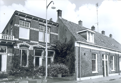 317 FD006443 Van Ittersumstraat 9-13., 1977