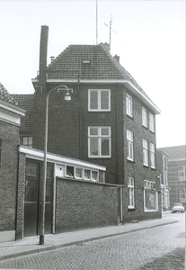 325 FD006451 Van Ittersumstraat/van der Laenstraat., 1974