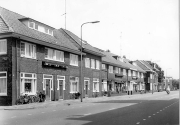 3380 FD013224 Schuttevaerkade17 en verder/Albert Cuypstraat. , 1973