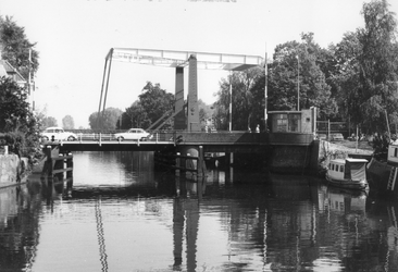 3631 FD002565 De Diezerpoortenbrug met brugwachtershuisje., 00-00-1974