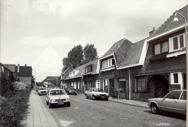3927 FD013256 Seringenstraat 59 t/m 71, vanuit de Hortensiastraat., 1979