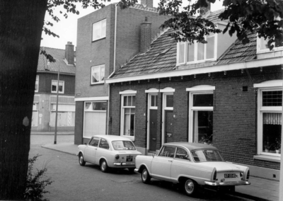 3933 FD013262 Sint Josephplein 5-6-7/Vermeerstraat. , 1973