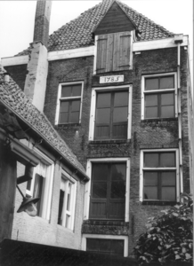4052 FD000609 Voormalig pakhuis uit 1785 aan het Assiesplein 1. Gefotografeerd voor de restauratie., 00-00-1974 - 00-00-1978