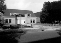4297 FD006709 Jupiterstraat: nieuwe dienstwoningen bij de Marechaussee kazerne uit zuidwesten gezien., 1985