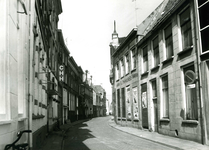 4379 FD010319 Nieuwstraat, uit het zuidoosten, vanaf de kruising met de Roggenstraat., 1972