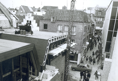 4511 FD013326 Spiegelstraat, vanaf het dak van V&D., 1974