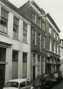 4677 FD001276 Woning aan de Bloemendalstraat in het centrum van Zwolle. Lange tijd was het architectenbureau er ...