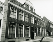 4702 FD001304 Het woonhuis van de dichter Rhijnvis Feith (1753-1824) in de Bloemendalstraat in het centrum van de stad. ...
