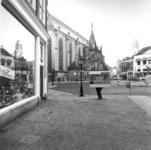 5344 FD002695-02 Diezerstraat met zicht op de Grote Kerk aan de Grote Markt. Rechts op de achtergrond de Peperbus., 1977