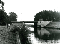 5694 FD013421 Spoolderbergbrug met het brugwachtershuisje, gezien naar de stad., 1978