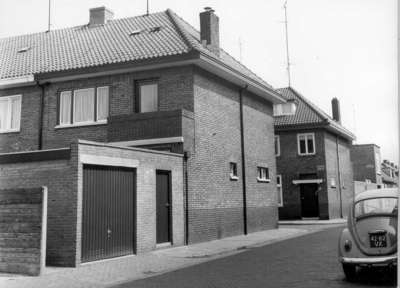 5745 FD014715 Tuinstraat/Elbertsstraat, 1974